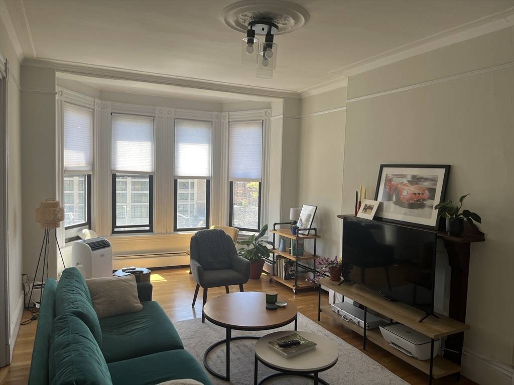 Boston, MA 02116,19 Cortes St #10