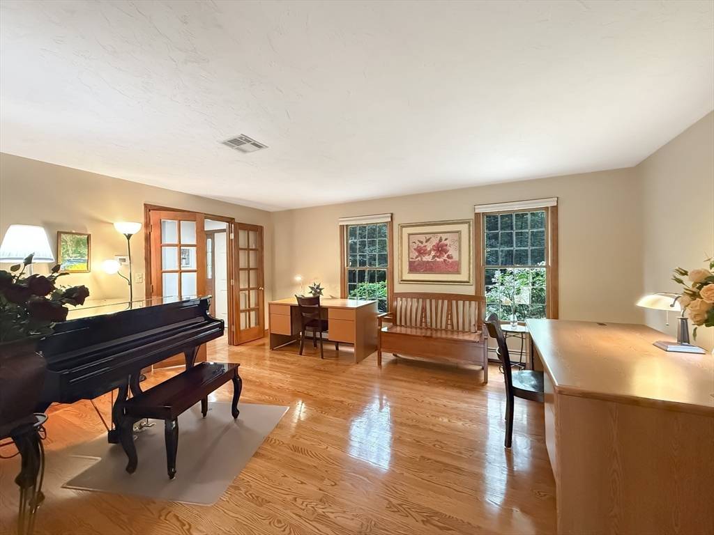 Southborough, MA 01772,54 Gilmore Rd