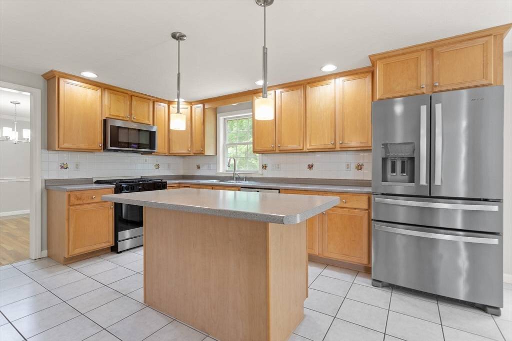 Westford, MA 01886,24 Caldwell Dr