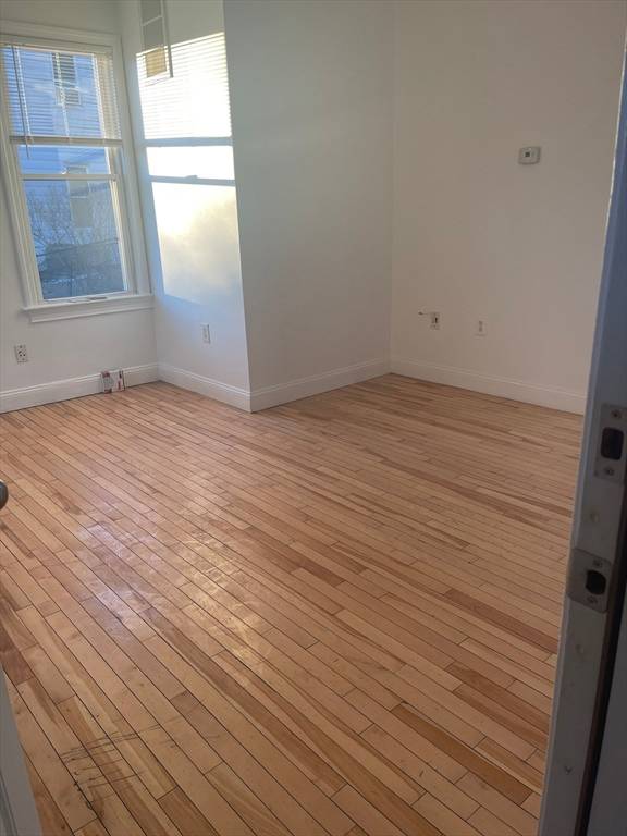 Somerville, MA 02145,55 Broadway St #11