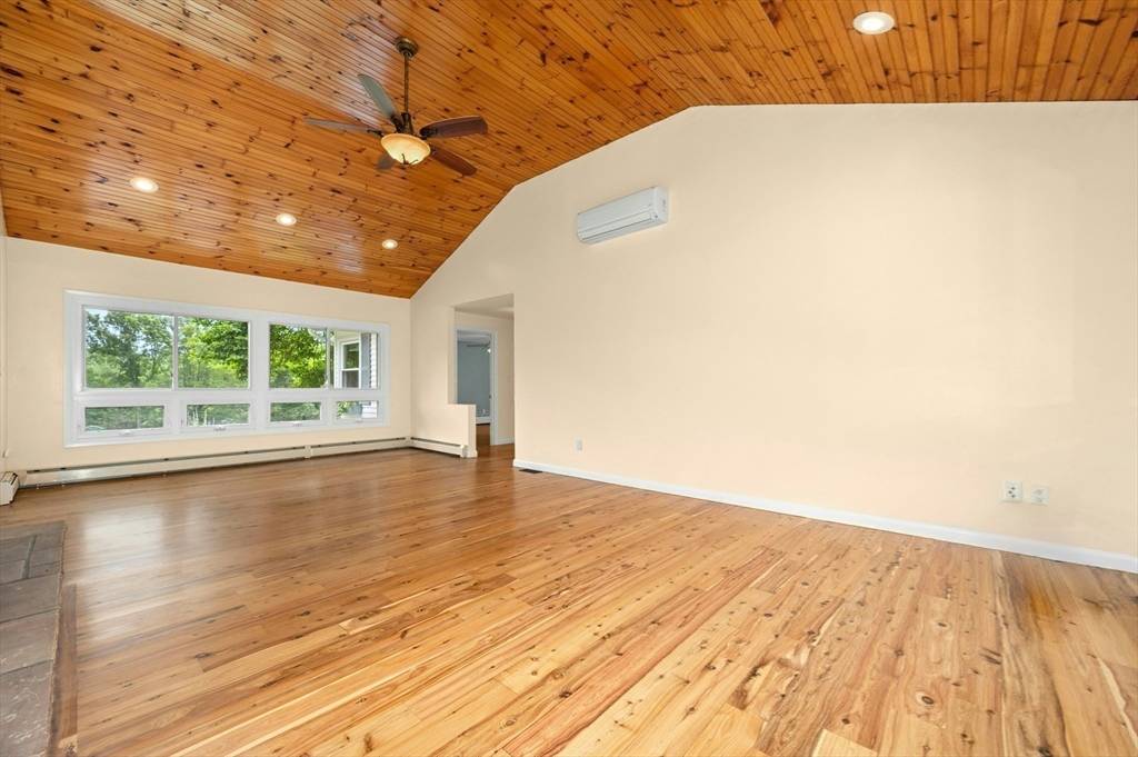 Paxton, MA 01612,6 Black Hill Rd