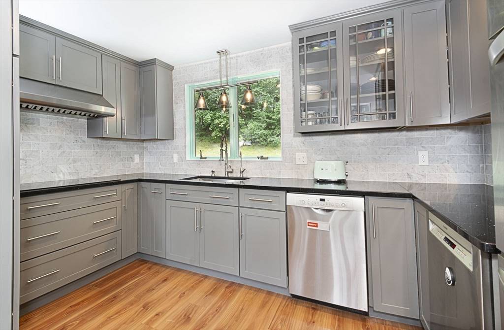 Westborough, MA 01581,18 Crestview Dr