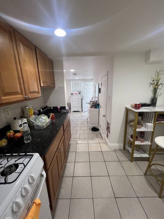 Chelsea, MA 02150,104 Beacon St #5