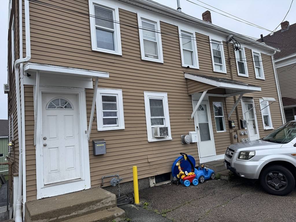 Stoughton, MA 02072,5-9 Morton Sq