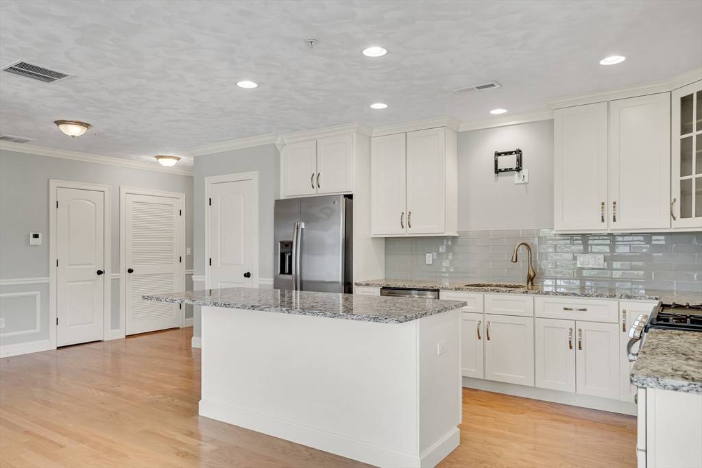 Wilmington, MA 01887,15 Church St ## 201