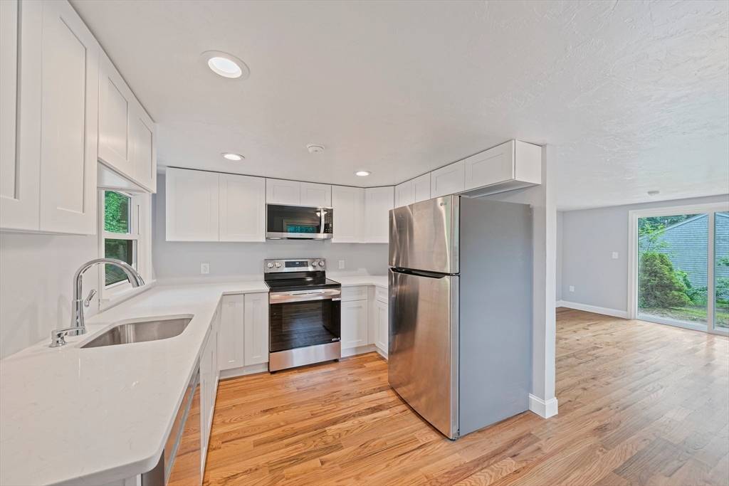 Halifax, MA 02338,13 Hickory Rd