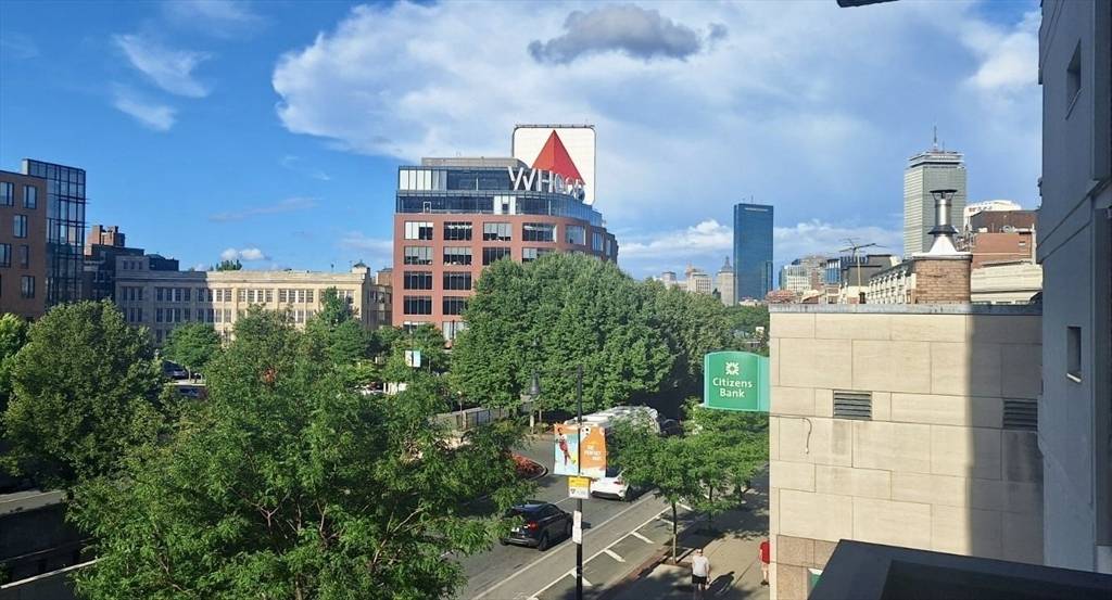 Boston, MA 02215,566 Commonwealth #303