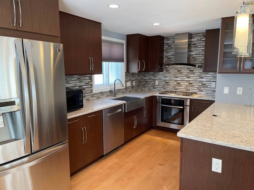 Boston, MA 02127,283 C St #1
