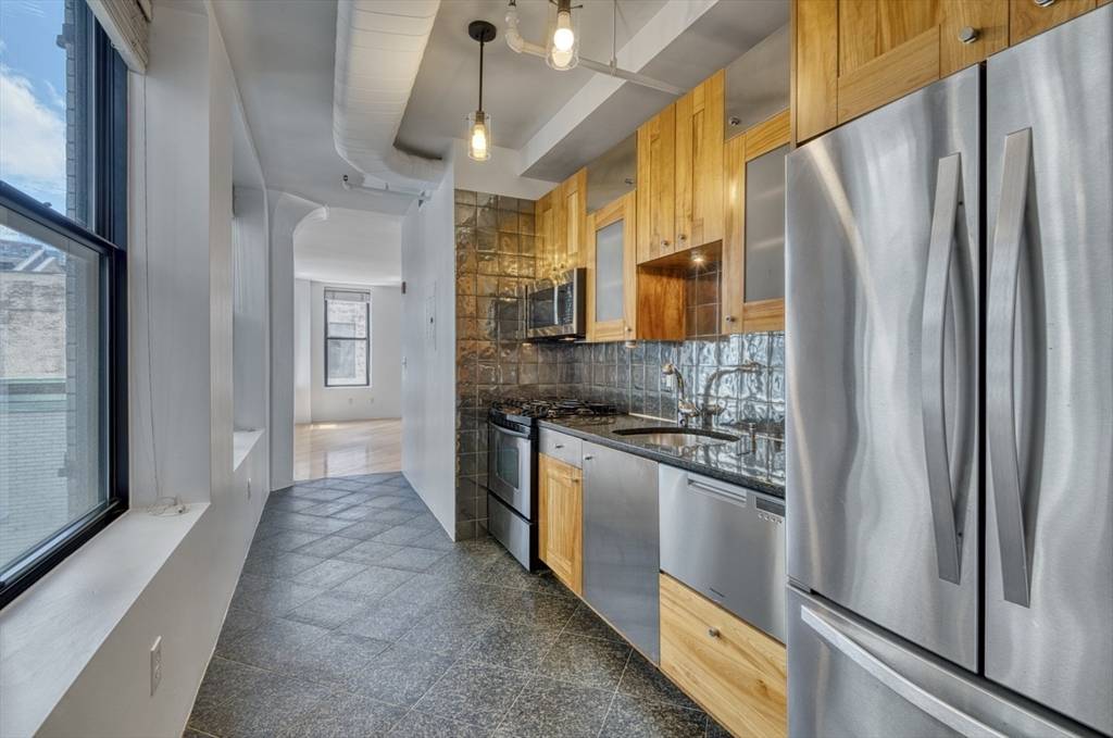 Boston, MA 02111,453 Washington St #7D