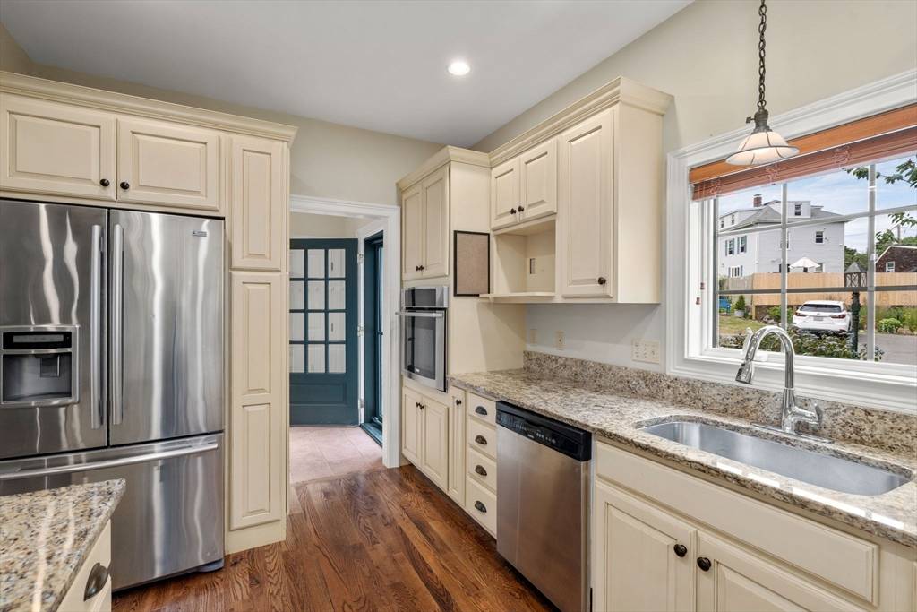 Gloucester, MA 01930,126R Mount Pleasant Avenue