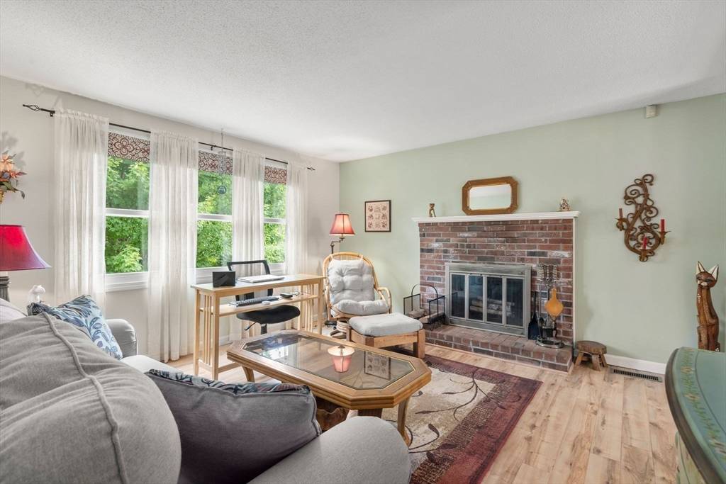 Ayer, MA 01432,149 Sandy Pond Rd