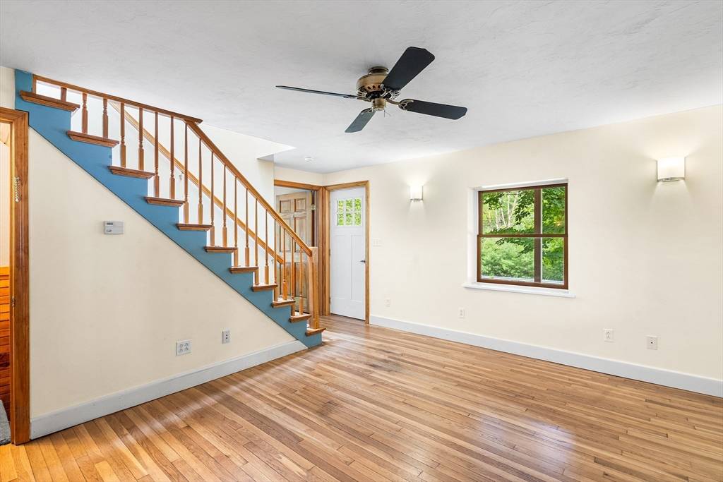 Upton, MA 01568,84 High St