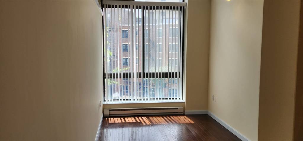 Boston, MA 02115,12 Stoneholm St #302