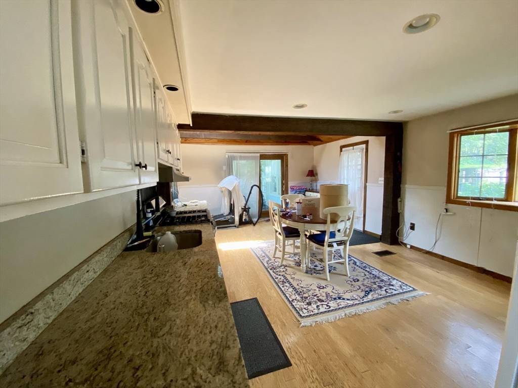 Burlington, MA 01803,19 Ledgewood Drive