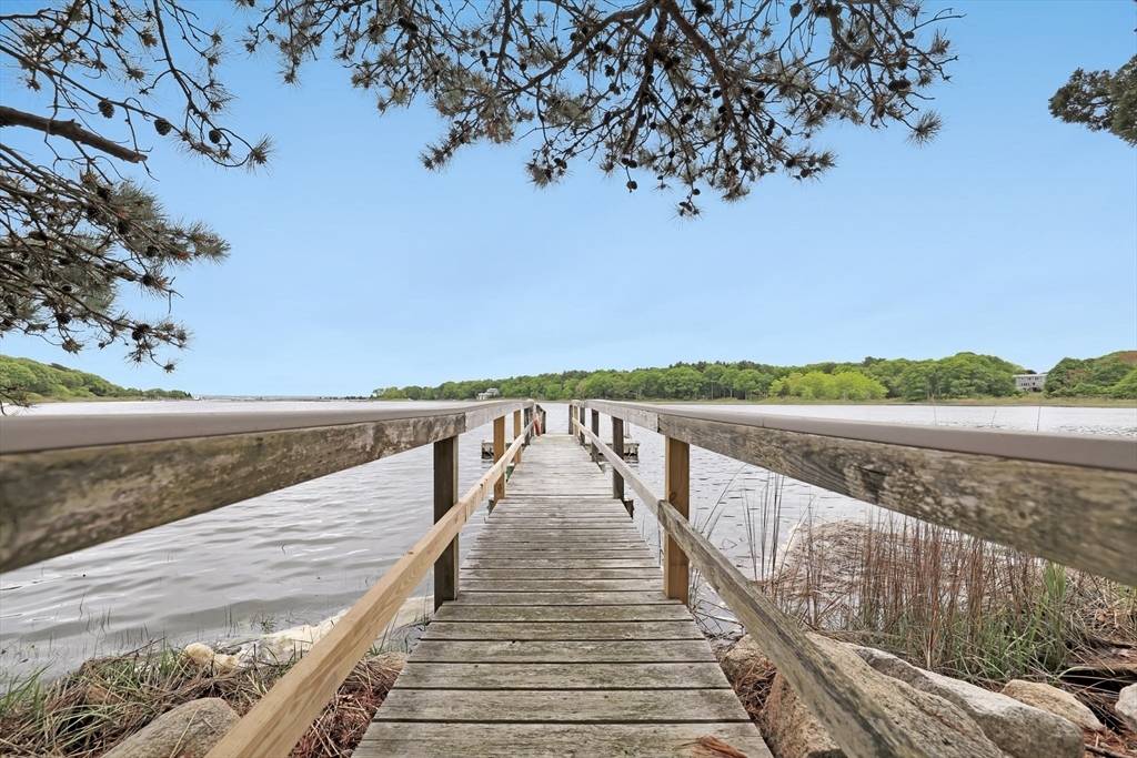 Wareham, MA 02571,17 Bourne Point Rd