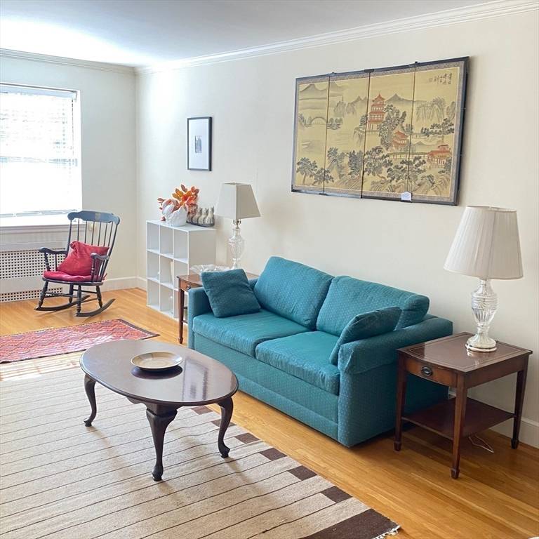 Boston, MA 02108,37 Beacon Street #24