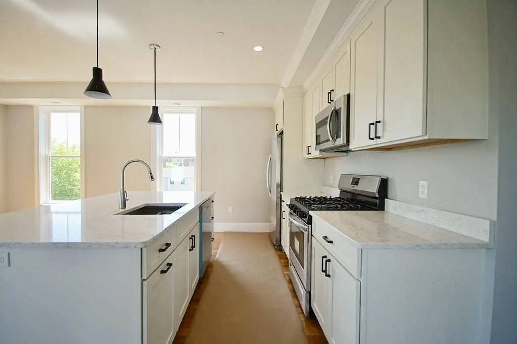 Boston, MA 02132,5082 Washington St #2