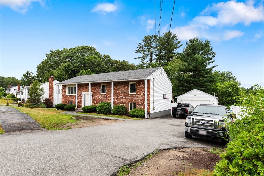 Wakefield, MA 01880,17 Renee Dr