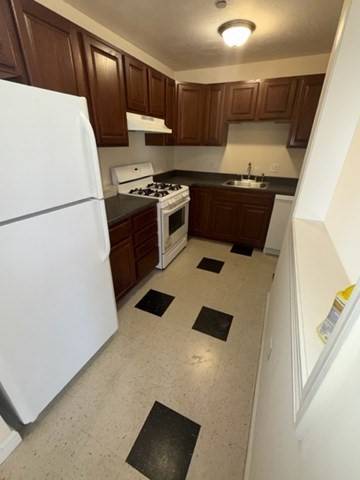 Stoughton, MA 02072,19 Rose Street #10