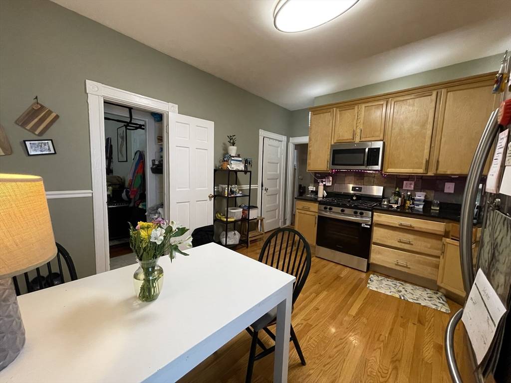 Boston, MA 02130,23 Forest Hills St #2