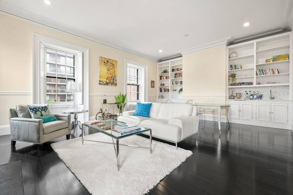 Boston, MA 02116,285 Clarendon St #4