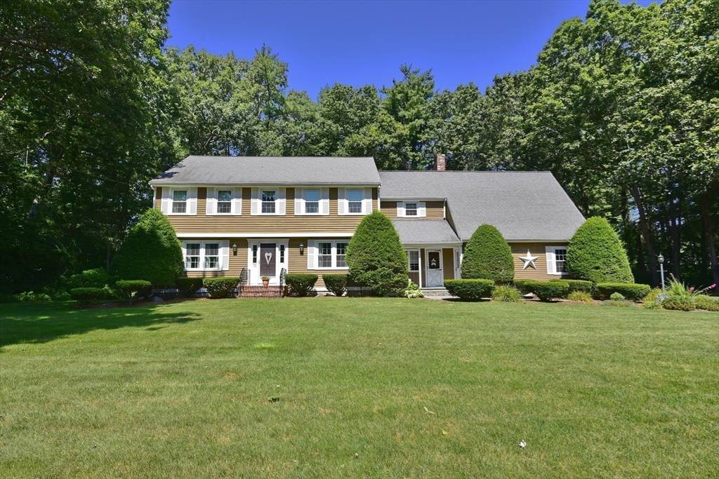 Raynham, MA 02767,72 Hickory Drive North
