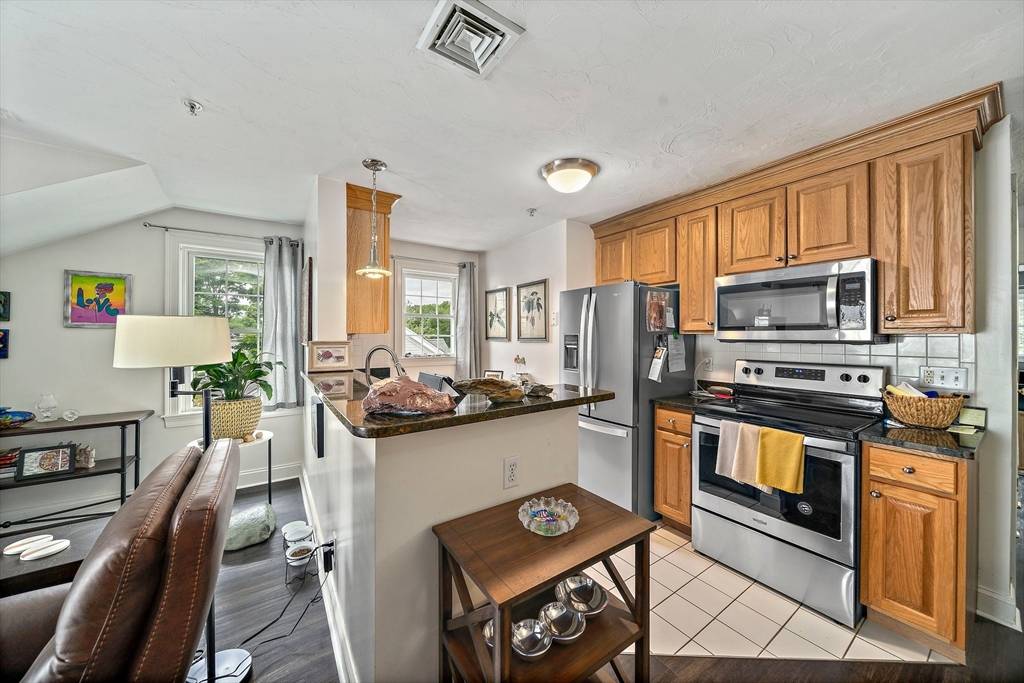 Canton, MA 02021,24 Wall St #E