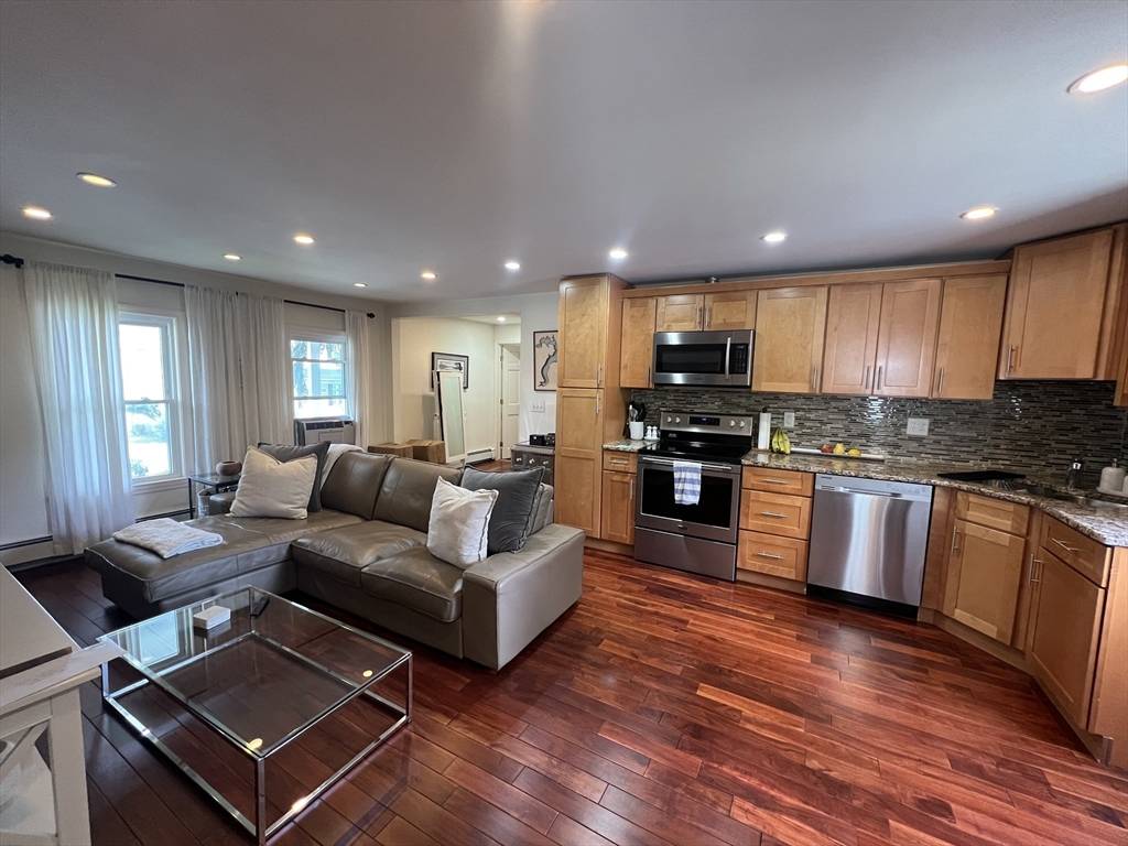 Winchester, MA 01890,37-39 Spruce Street #37