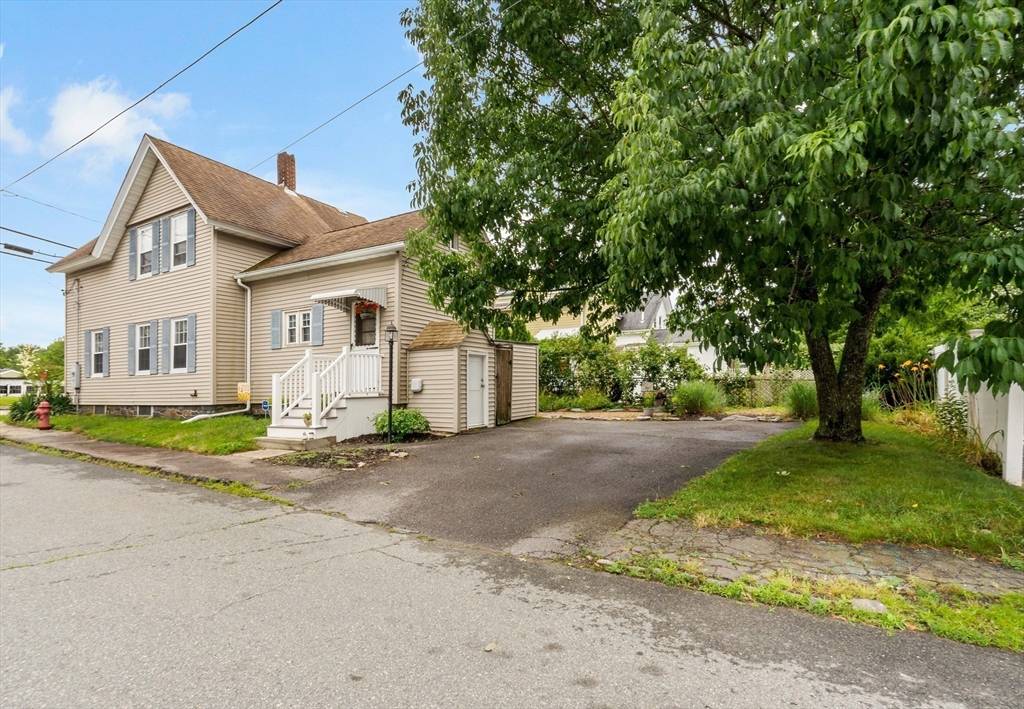 Taunton, MA 02780,158 School St