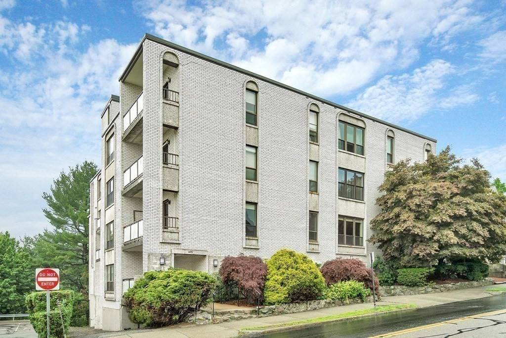 Newton, MA 02459,405 Langley Road #2