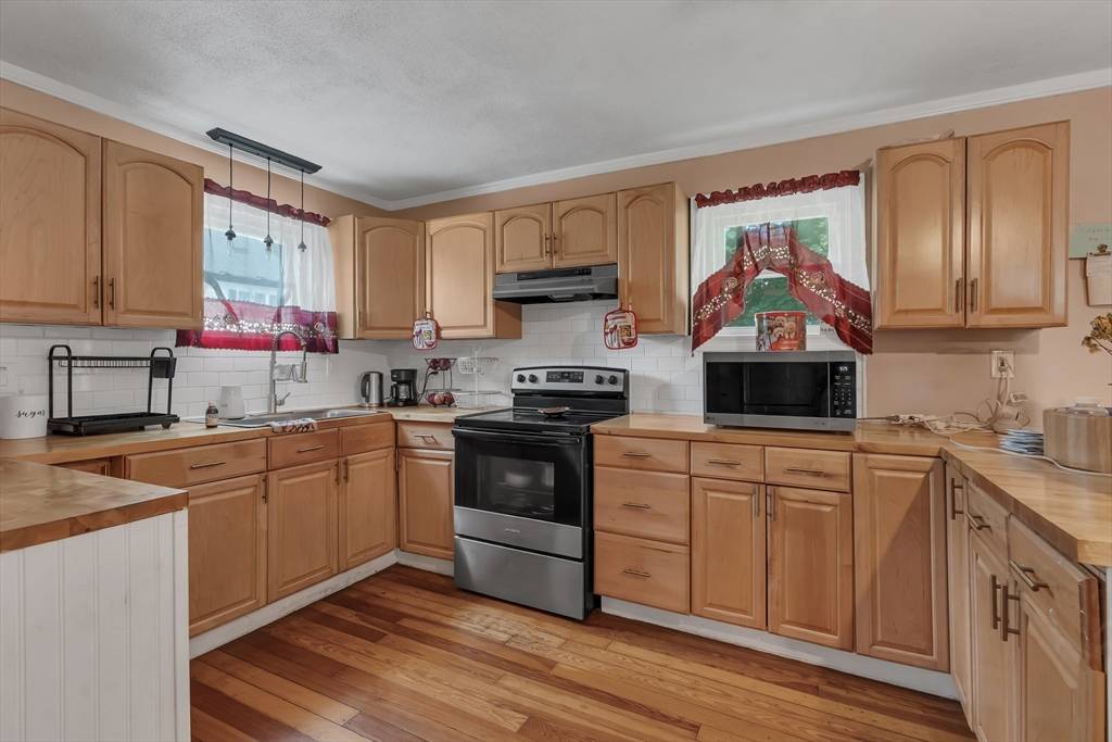Attleboro, MA 02703,196-198 Knight Ave