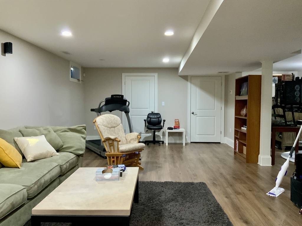 Lexington, MA 02420,35 Rindge Ave #B