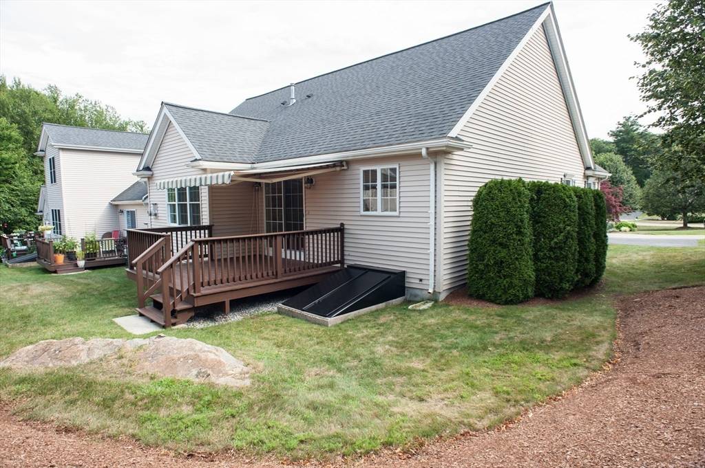 Northbridge, MA 01588,67 Hillview Ln #67