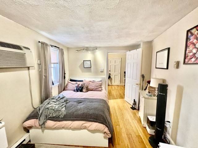 Boston, MA 02113,20 Bartlett Place #4