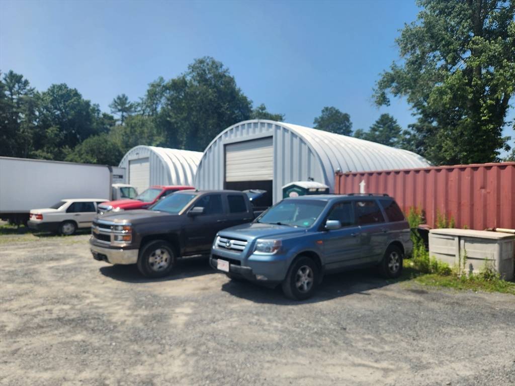 Freetown, MA 02717,44 Middleboro Rd