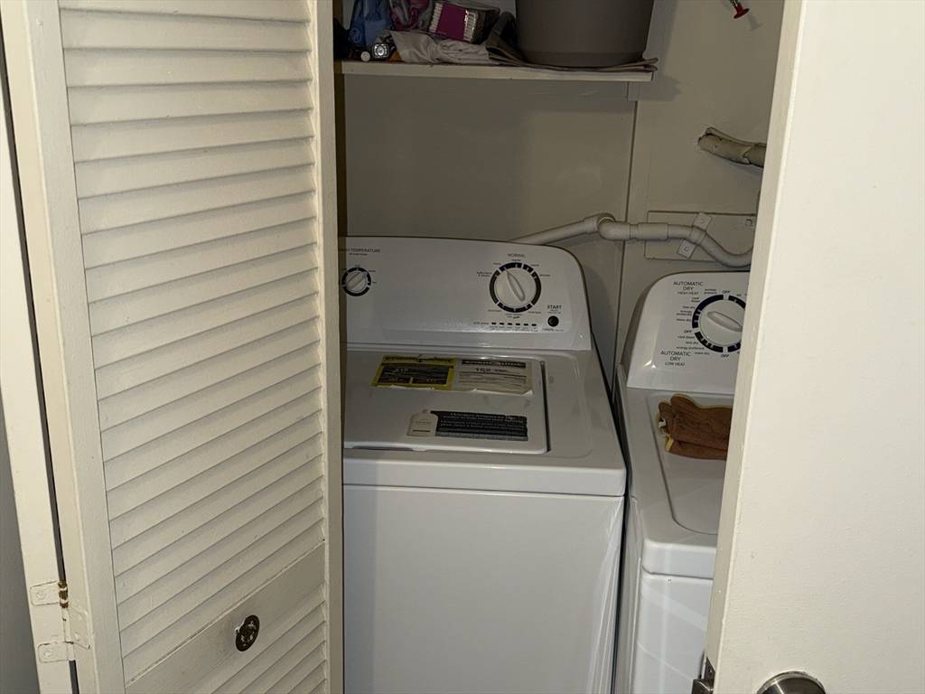 Natick, MA 01760,2 Squire Court #8