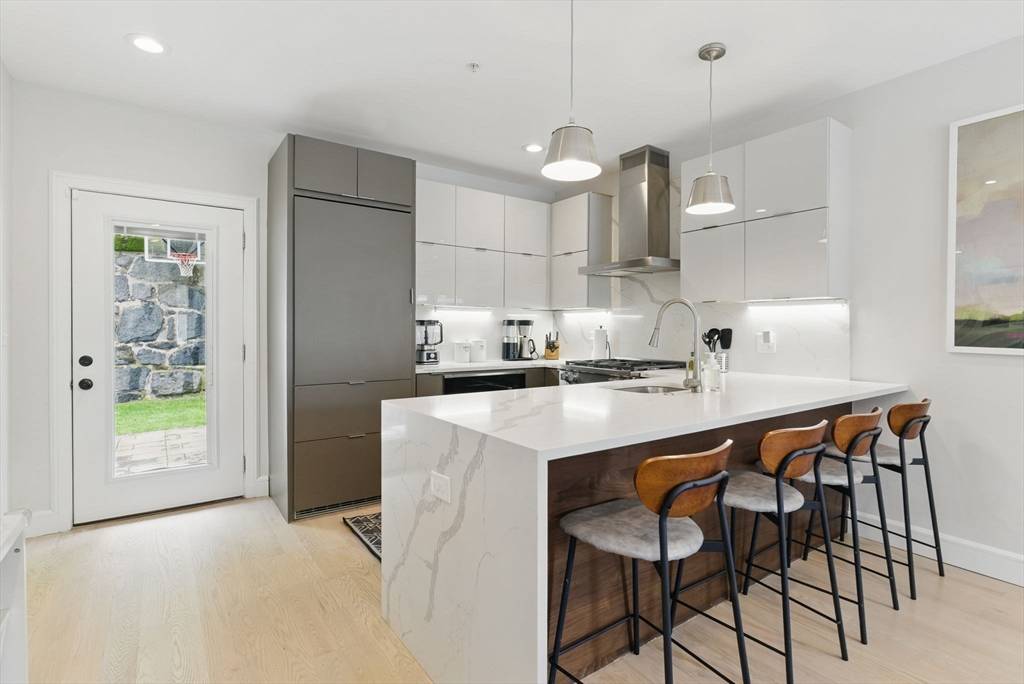 Boston, MA 02119,54 Robey #54