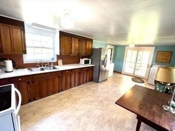 Kingston, MA 02364,34 Wapping Rd #1