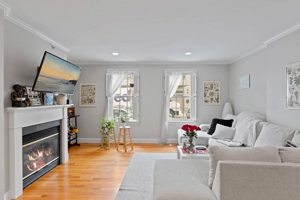 Boston, MA 02129,57 Bartlett Street #3
