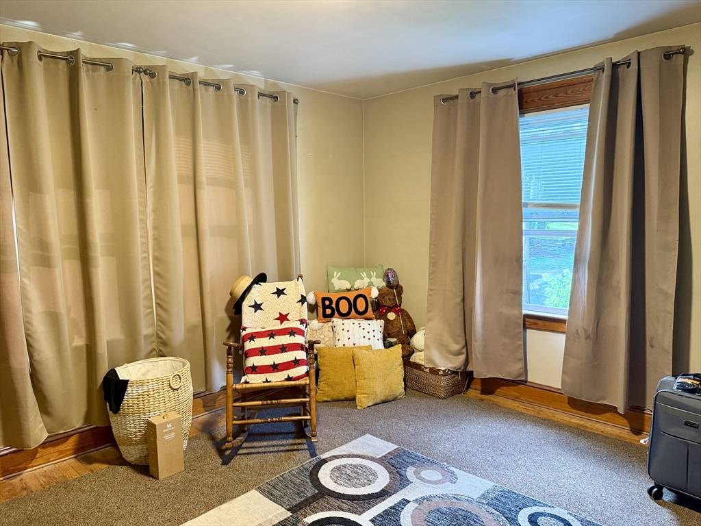 Dudley, MA 01571,19 Williams St