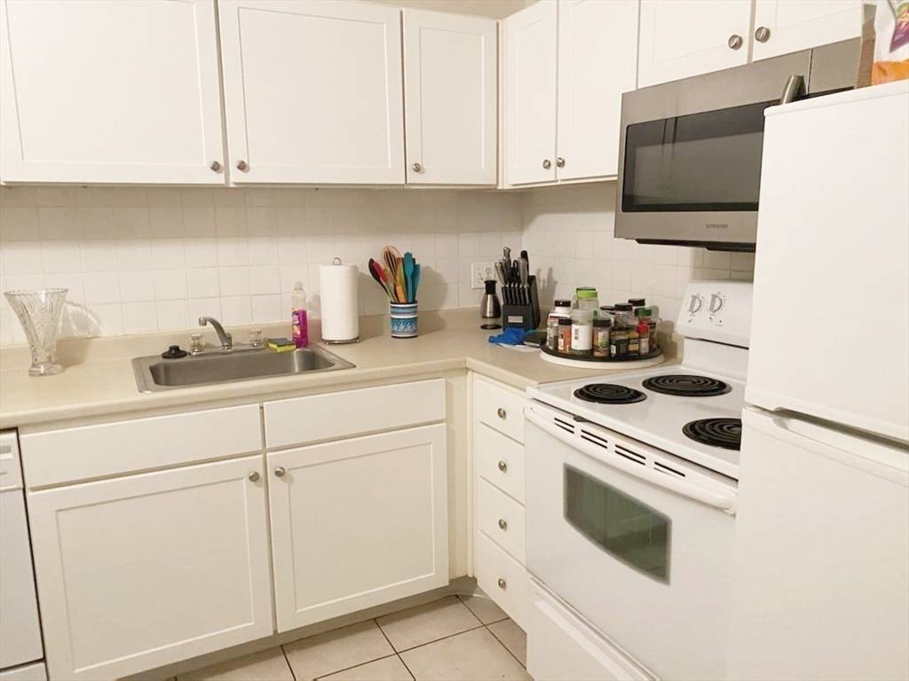 Watertown, MA 02472,32 Whites Ave #4408