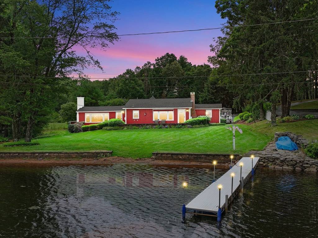 West Brookfield, MA 01585,17 Moorings Way
