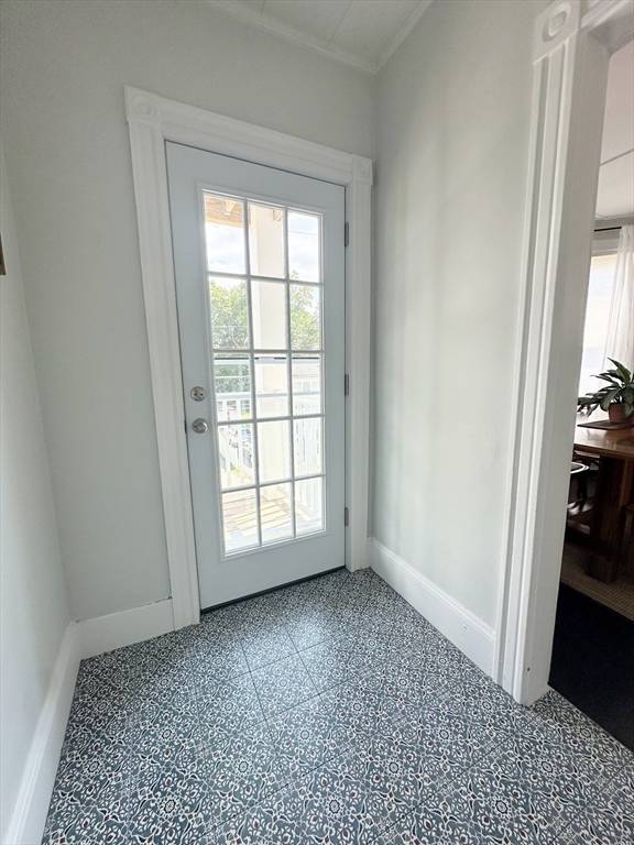Woburn, MA 01801,17 Sturgis St #2