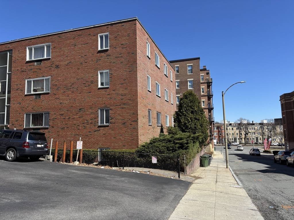 Boston, MA 02134,10 Scottfield Rd #B-22