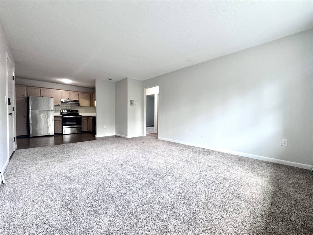 Newton, MA 02460,132 North St #10