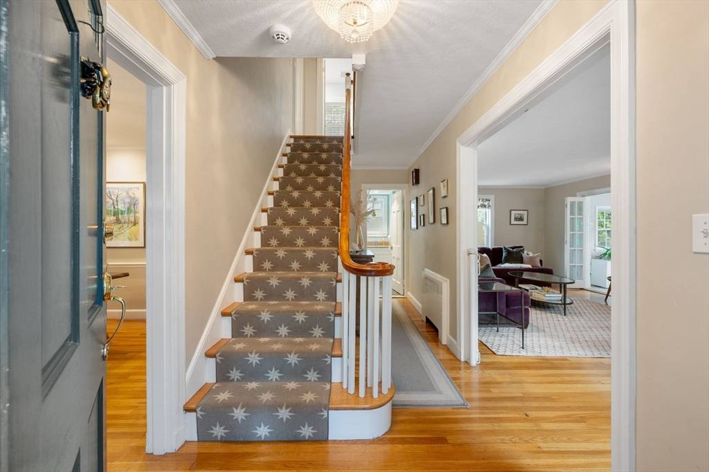 Milton, MA 02186,11 Standish Rd