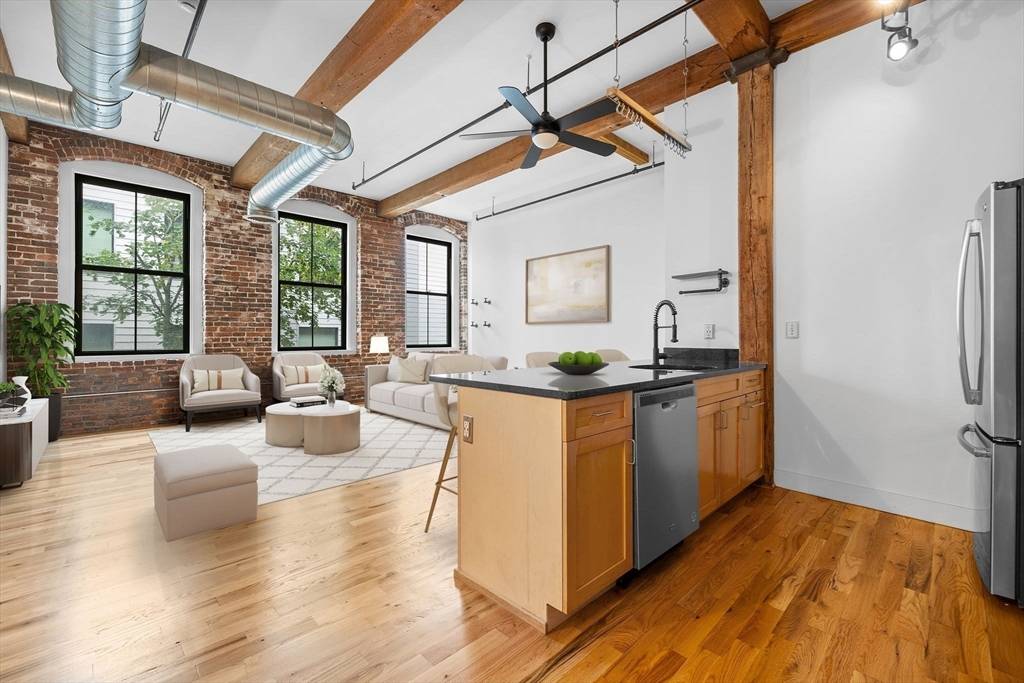 Lynn, MA 01901,589 Essex St #303