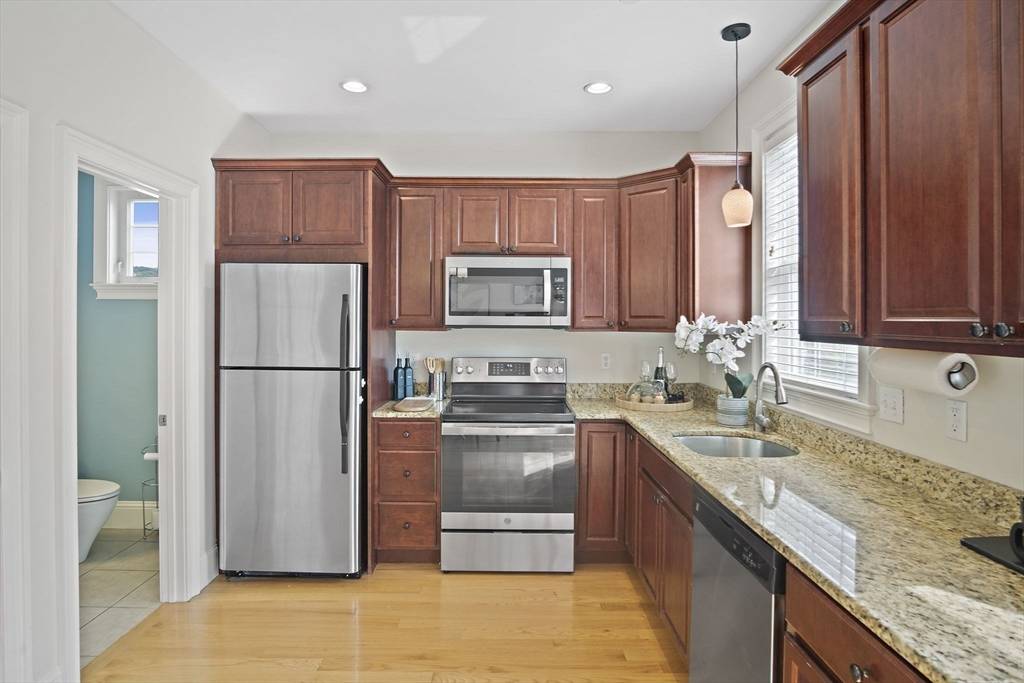 Wakefield, MA 01880,115 Albion St #4