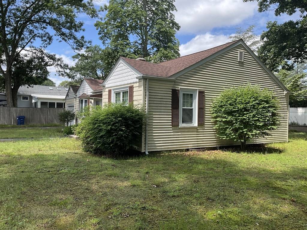 Seekonk, MA 02771,21 Wilson St