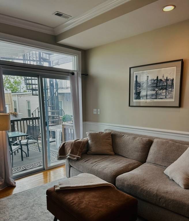 Boston, MA 02127,59 Story St #3